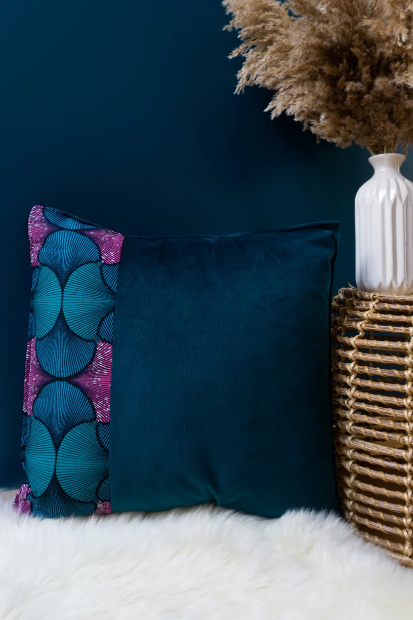 KIMI - Housse de coussin en velours et wax 50x50