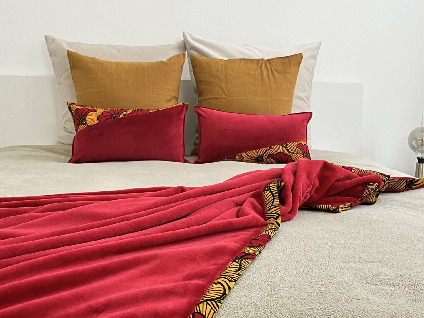 Plaid avec biais max rouge et jaune moutarde pour canapé, lit, dimension 150x200