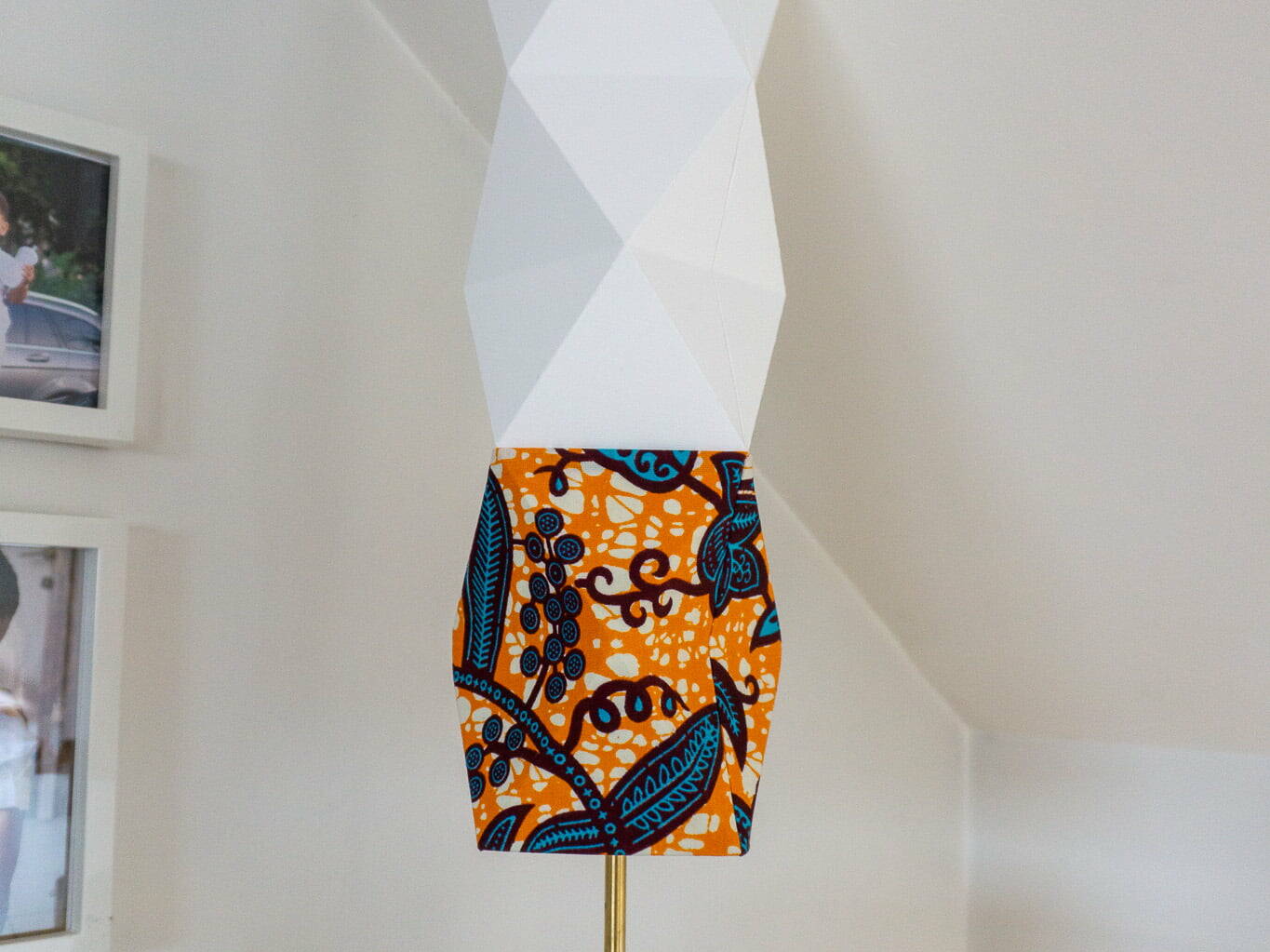 Kalu Lampe en origami et tissu wax orange et bleu canard